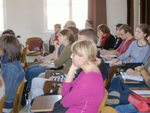 Gli allievi della conferenza di Ciro Discepolo all'Università di Budapest 